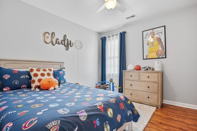 Building Photo - 4410 Caven Ct N