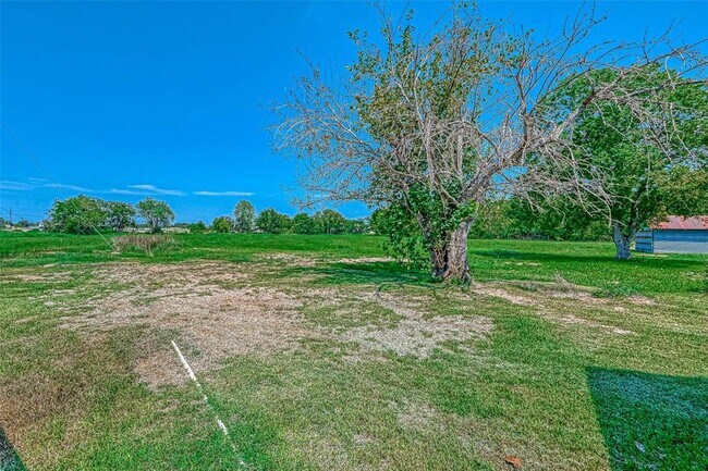 Building Photo - 6143 Kamas Ln