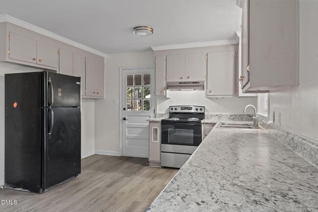 Building Photo - 329 S McPherson Church Rd