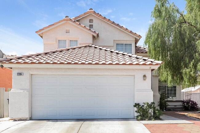 Building Photo - 2205 Farmouth Cir