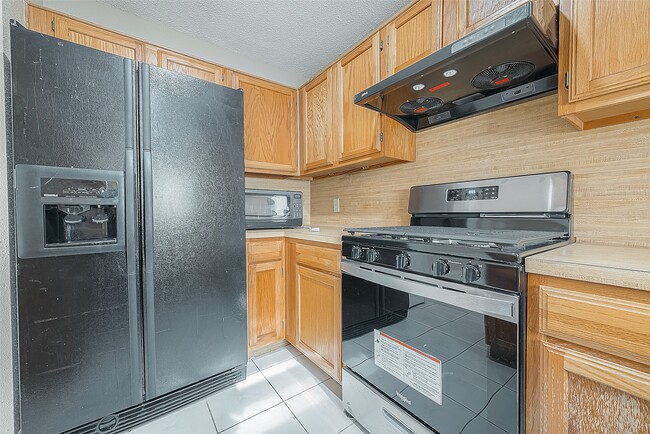 Building Photo - 3231 E Heatherock Cir