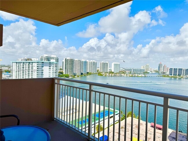 Building Photo - 250 174th St