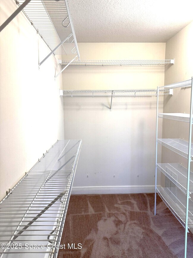 Building Photo - 4158 Rolling Hill Dr