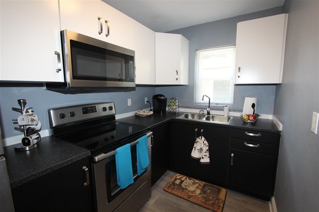 Building Photo - 710 Wailes St