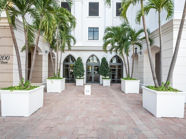 Building Photo - 200 E Palmetto Park Rd