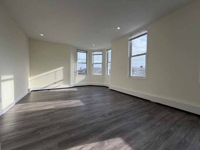 Building Photo - 600 17th St