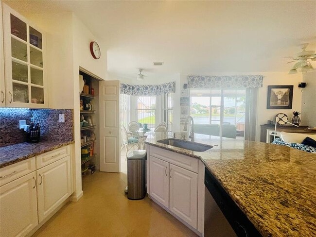 Building Photo - 6911 Sea Daisy Dr