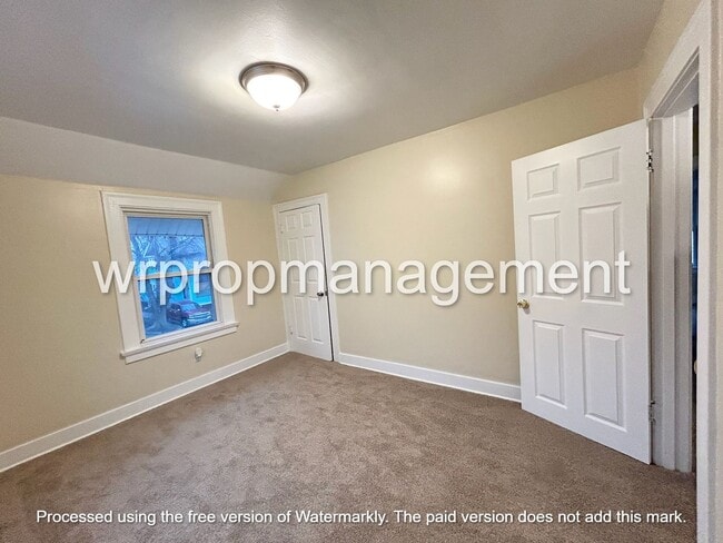 Building Photo - 4121 Kingsbury Ave