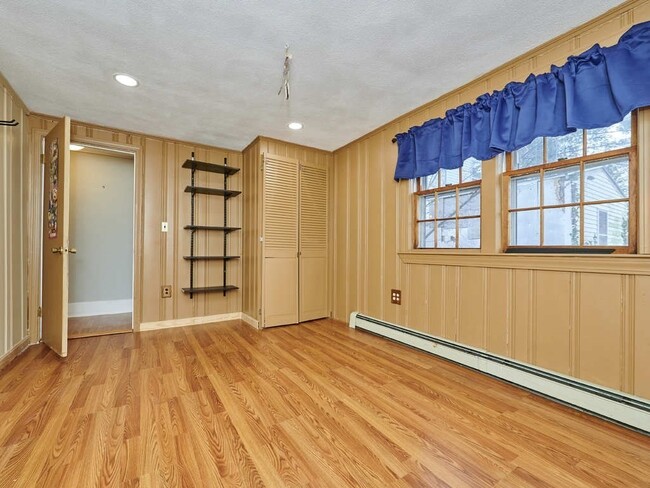 Building Photo - 36 E Foster St