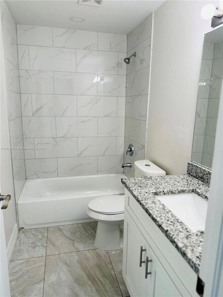 Building Photo - 1110 Augusta St E