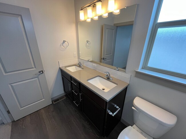 Building Photo - Newer 3 Bed/2 Bath Construction on Bend's Eastside - Cessna Drive