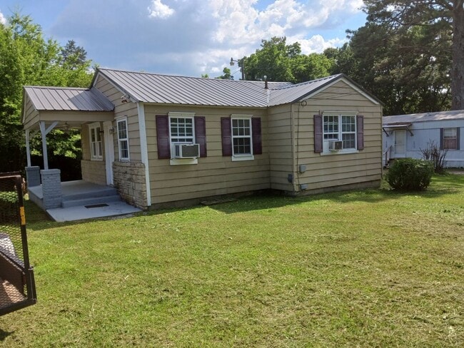 Primary Photo - 4214 Myrtle Ave