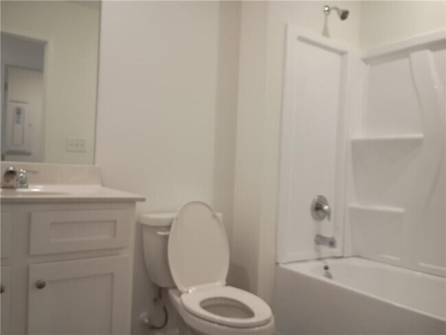 Building Photo - 124 Hazel Dr