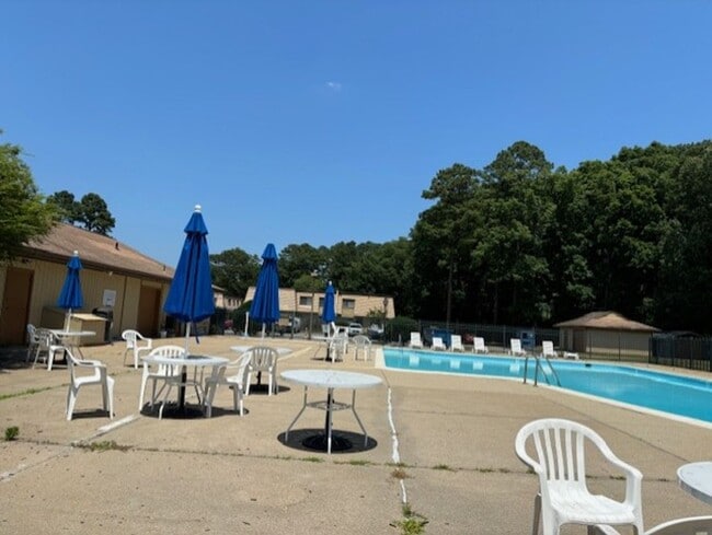 Building Photo - Sonoma Wods