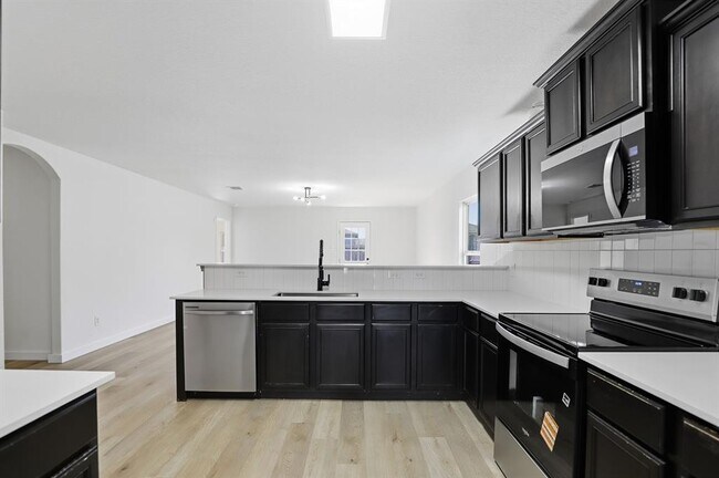 Building Photo - 4001 Cressler Ln