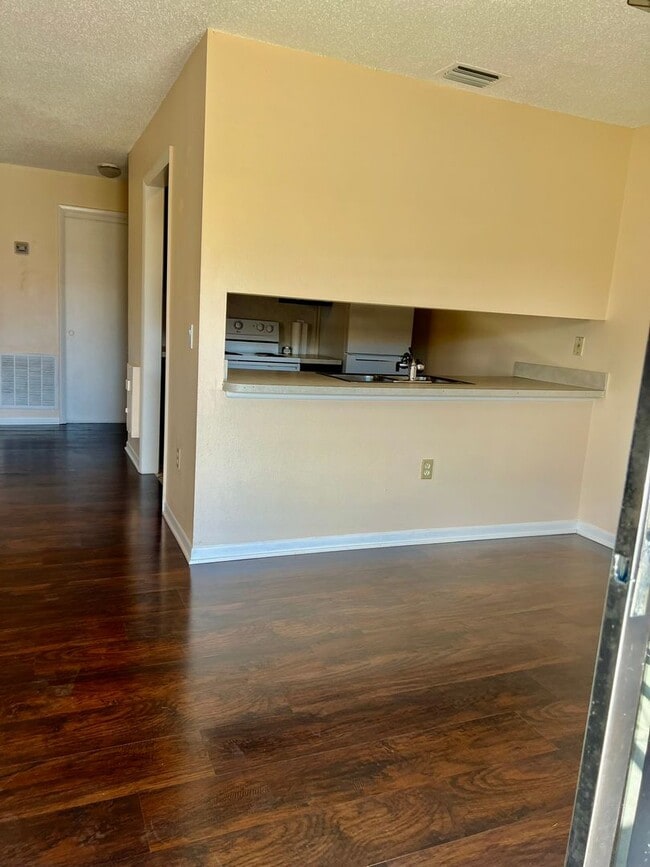 Building Photo - FREE 1st Months Rent! - 2/2 Condo in Melbourne