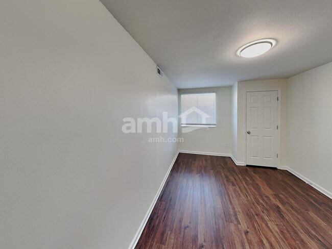 Building Photo - 337 Karst Cir