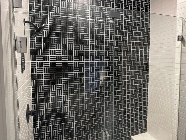 Building Photo - Westminster Station - Almost new- Pride Of Ownership!