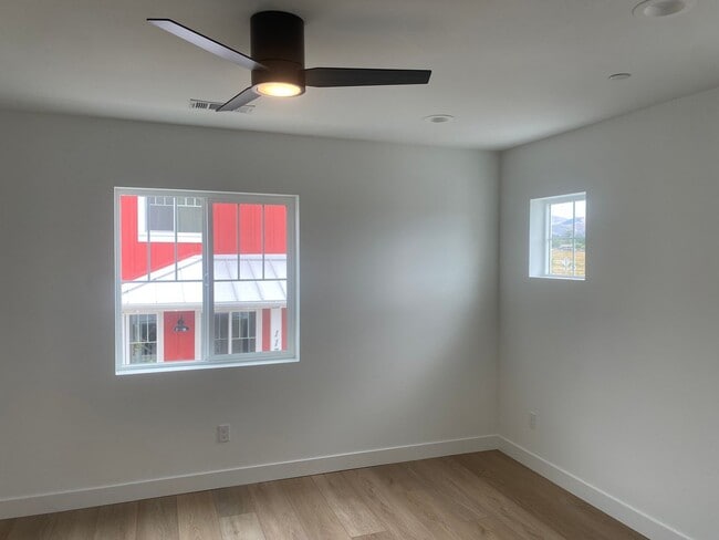 Building Photo - Stunning, Brand new 3BD/2.5BA home in Righetti Ranch