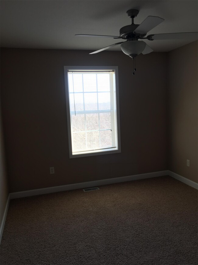 Building Photo - 123 Mesa Dr