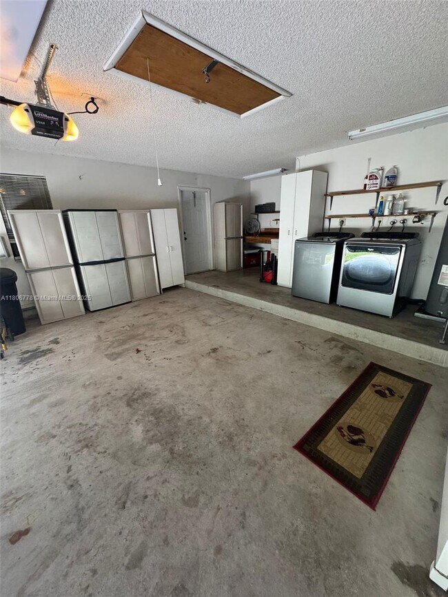 Building Photo - 15948 E Wind Cir