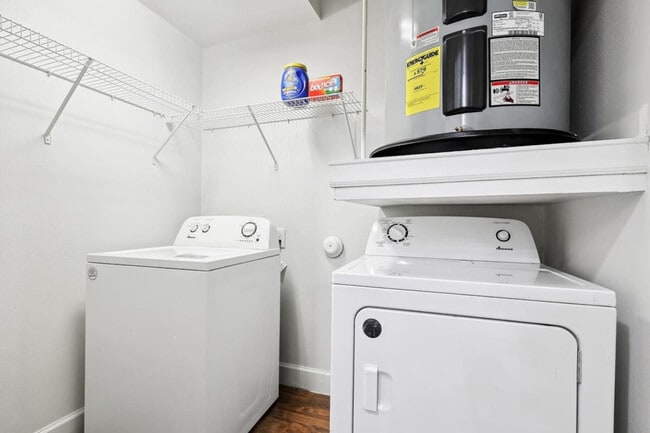 Building Photo - 5445 Town and Country Blvd