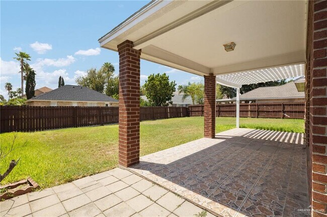 Building Photo - 3404 San Armando St
