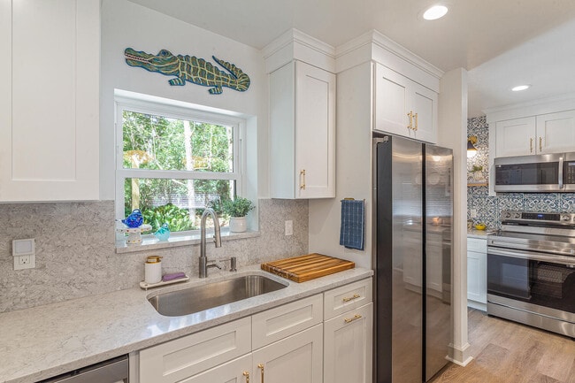 Building Photo - 304 NW 24th St