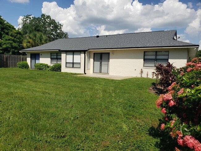 Building Photo - 7910 Glen Abbey Cir