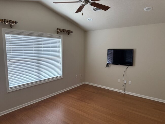 Building Photo - 12 Enclave Cir