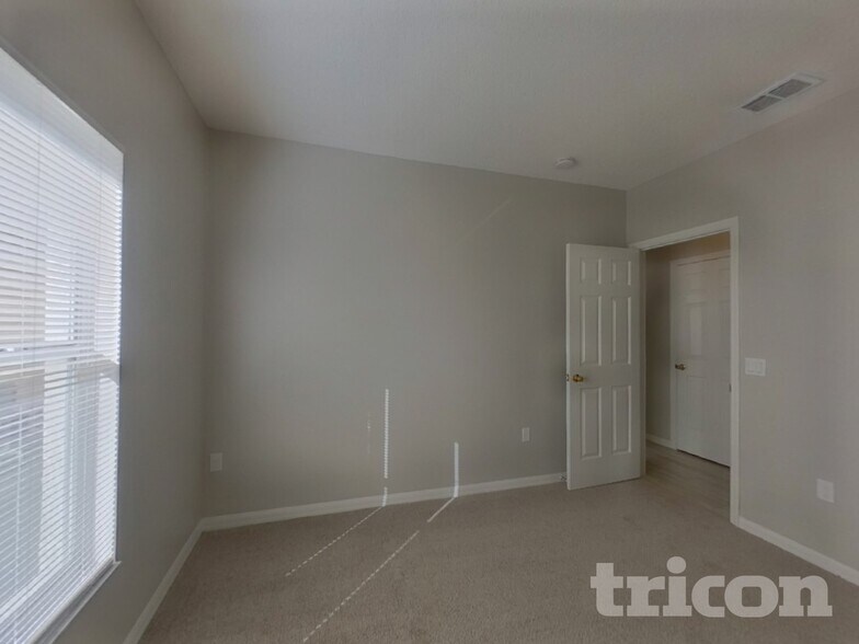 Building Photo - 2800 Playing Otter Ct