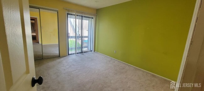 Building Photo - 24 Cotoneaster Ct