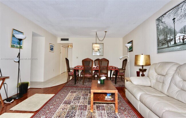 Building Photo - 3020 Marcos Dr
