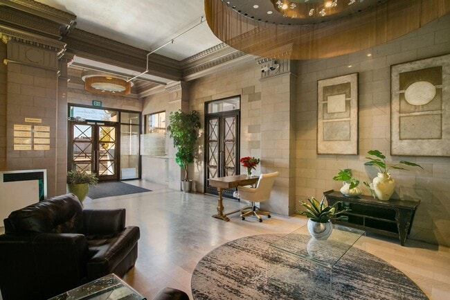 Building Photo - Eccentric 2 Bedroom 2.5 Bathroom Condo In ...