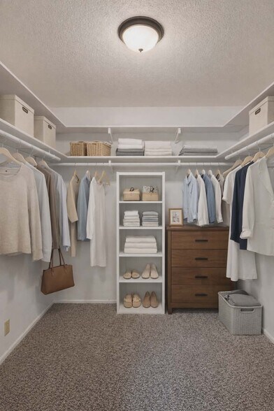 Building Photo - 265 Stevens St W