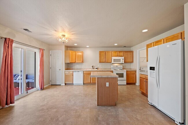 Building Photo - Beautiful 3-Bedroom Home in Cherry Creek School District with Fenced Yard & 2-Car Garage