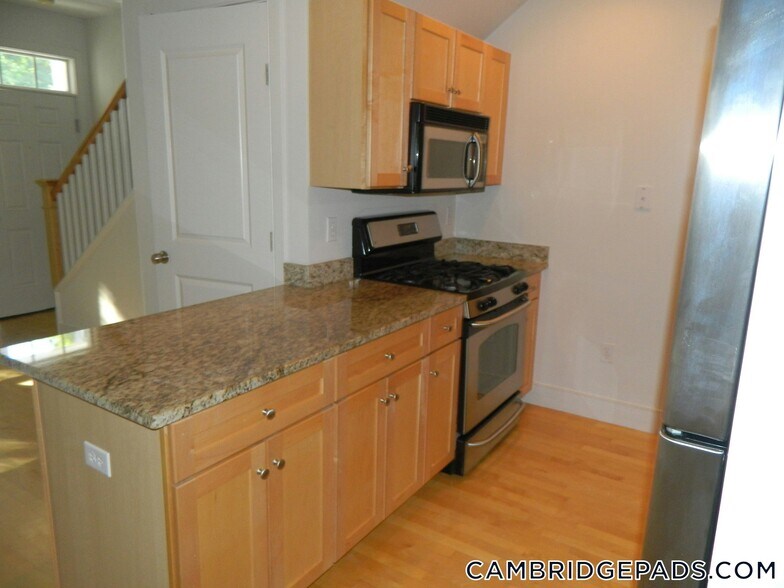 Building Photo - 110 Second St