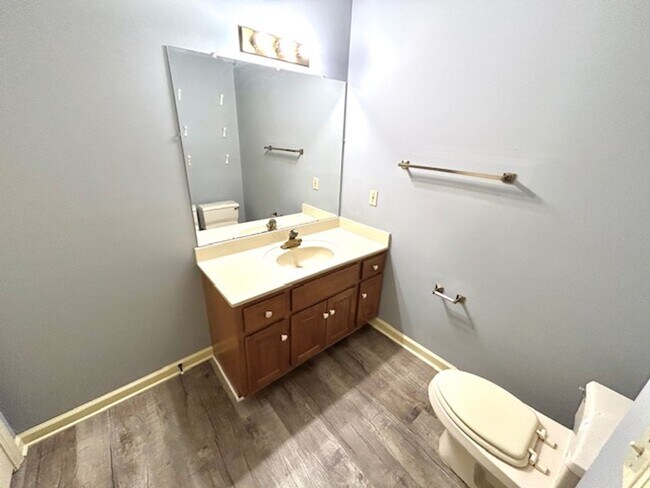 Building Photo - Spacious 2 Bed / 2.5 Bath Home in Madison -- MOVE IN SPECIAL