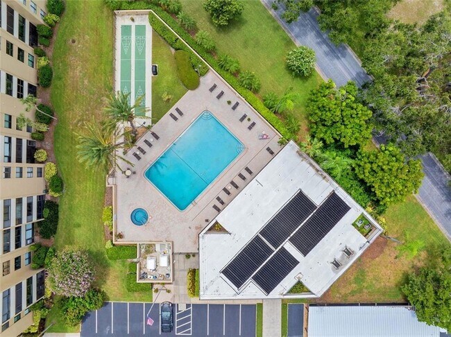 Building Photo - 2621 Cove Cay Dr