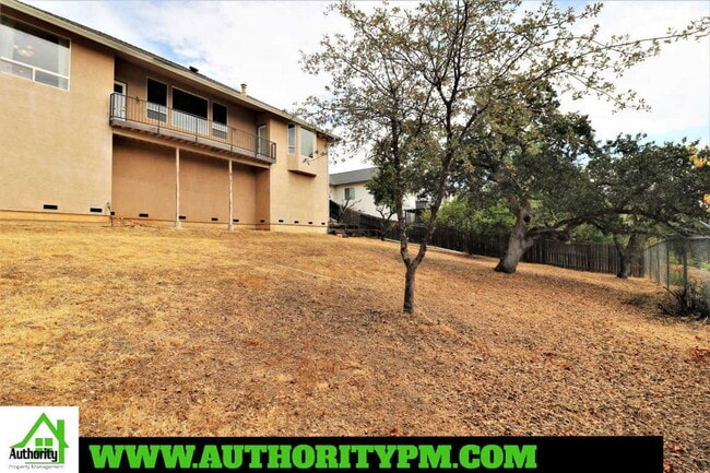 Building Photo - 997 Rollingview Dr