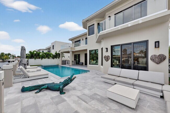 Building Photo - 785 NE 70th St