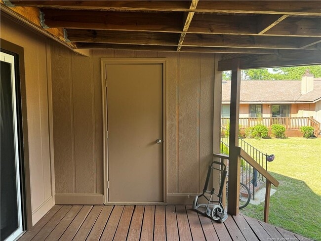 Building Photo - 6739 Irongate Dr