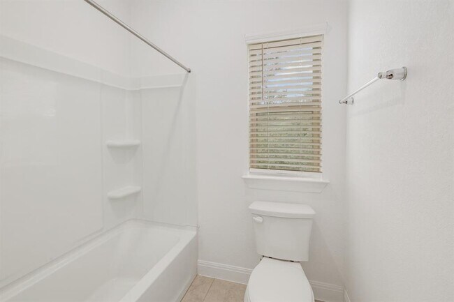 Building Photo - 113 King Thistle Ct