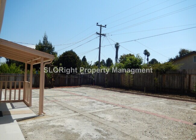 Building Photo - AVAILABLE OCTOBER - San Luis Obispo 3 Bedroom 1.5 Bathroom Home