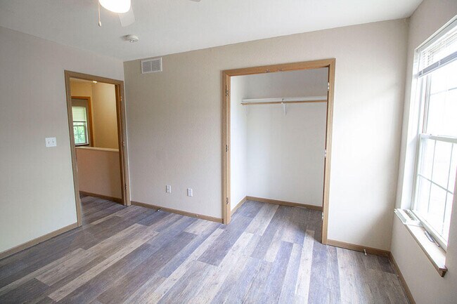 Building Photo - 1503 Greensboro Dr