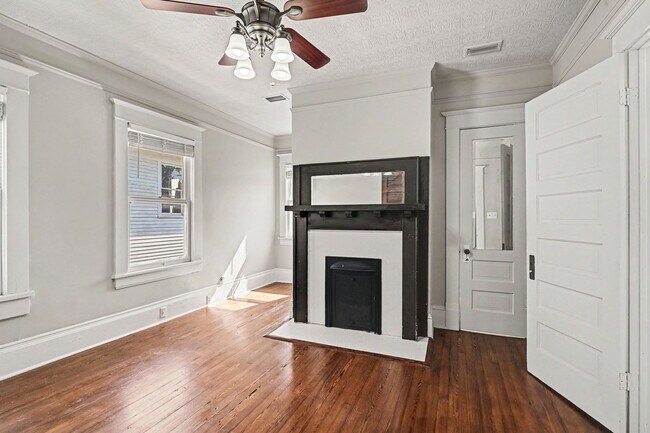 Building Photo - 309 S Park Ave