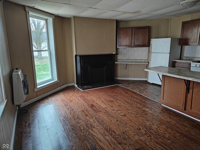 Building Photo - 617 W Franklin St