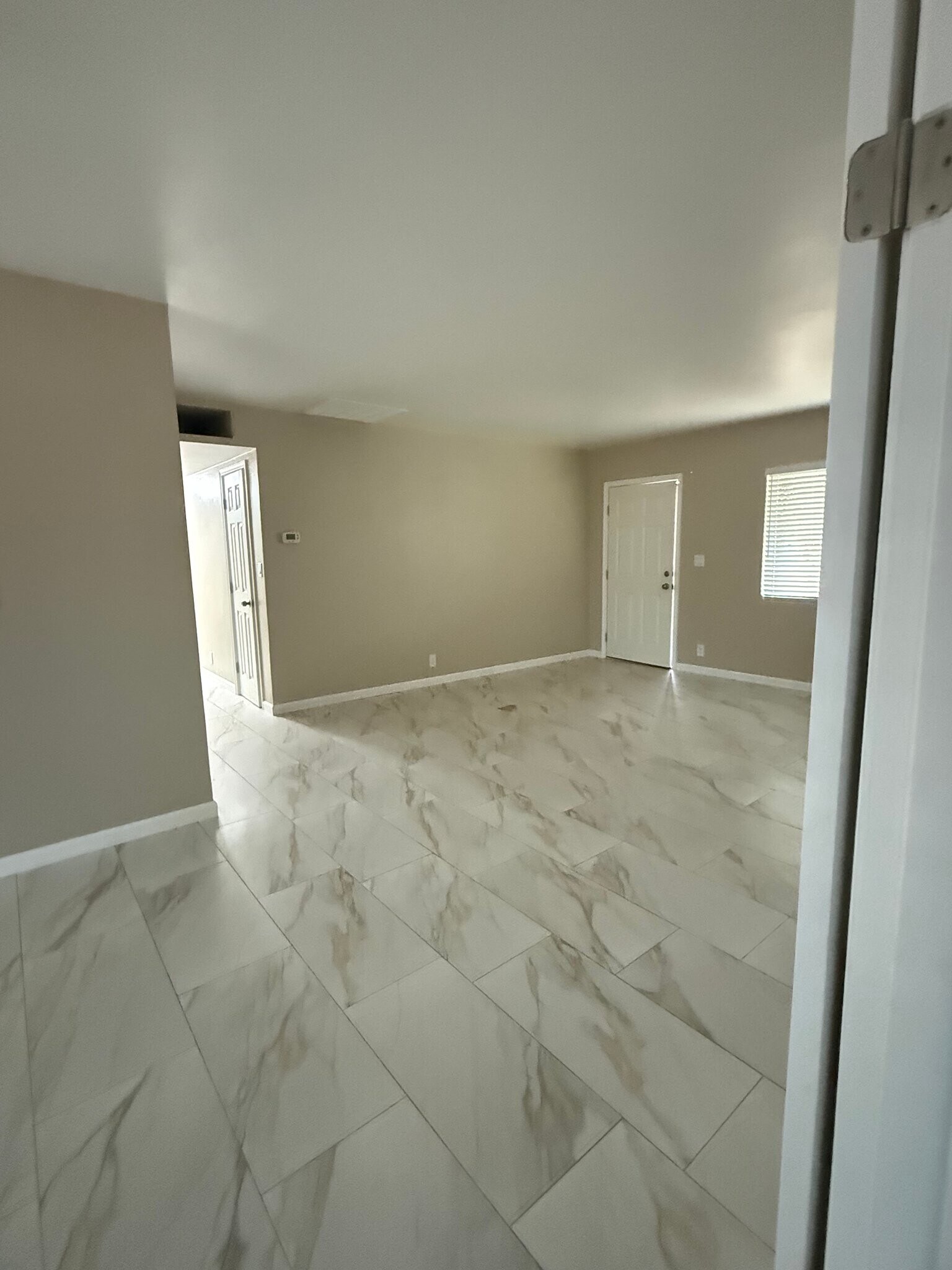 Building Photo - 4634 E Burns St