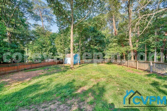 Building Photo - 7714 Baggins Rd