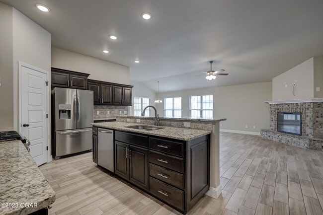 Building Photo - 2030 Mardale Cir